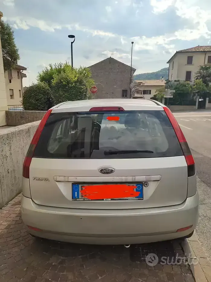 Usata Ford Fiesta 75 CV (55 kW) 2002 Utilitaria