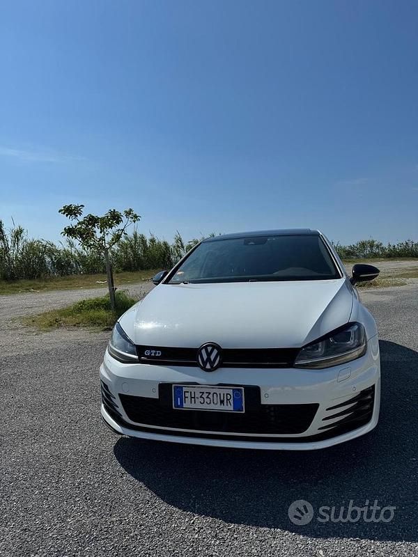 Bianco Usata 2016 VW Golf VII Sound Tre volumi | 11.000 € - Immagine 1/4