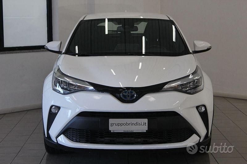 Usata Toyota C-HR Active 122 CV (89 kW) 2023 Bianco SUV