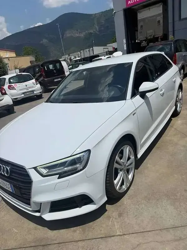 Usata Audi A3 S-Line 116 CV (85 kW) 2019 Bianco Berlina