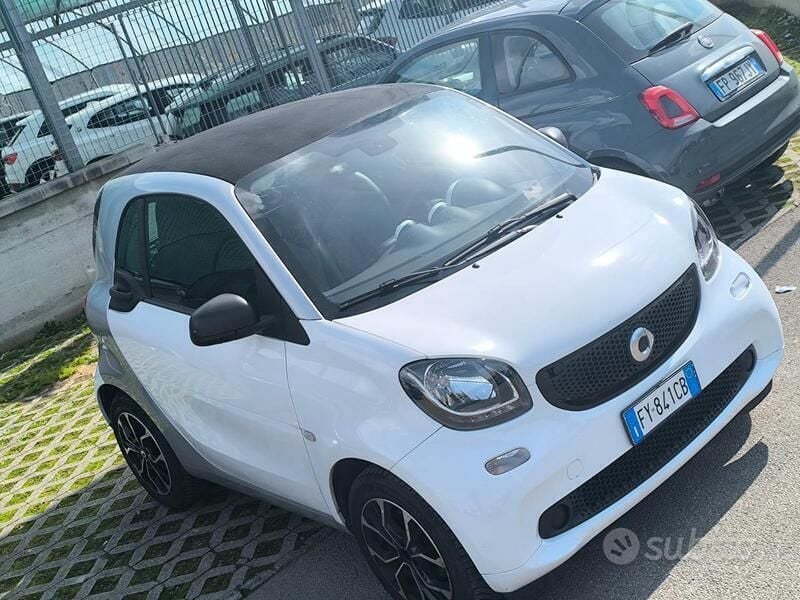 Bianco Usata 2019 Smart ForTwo Coupé Coupé | 14.900 € - Immagine 1/4