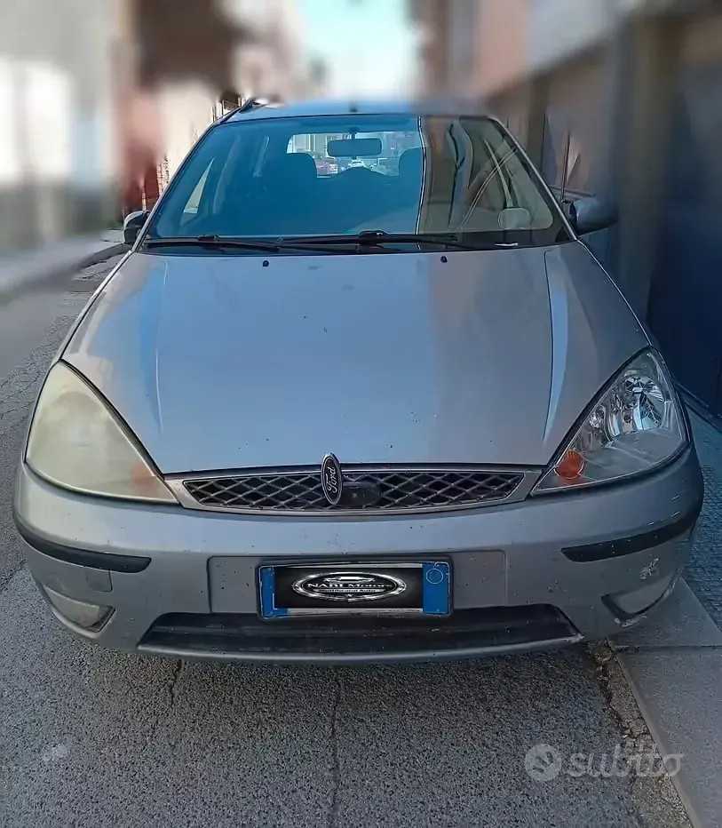 Usata Ford Focus Ghia 116 CV (85 kW) 2003 Grigio Station wagon