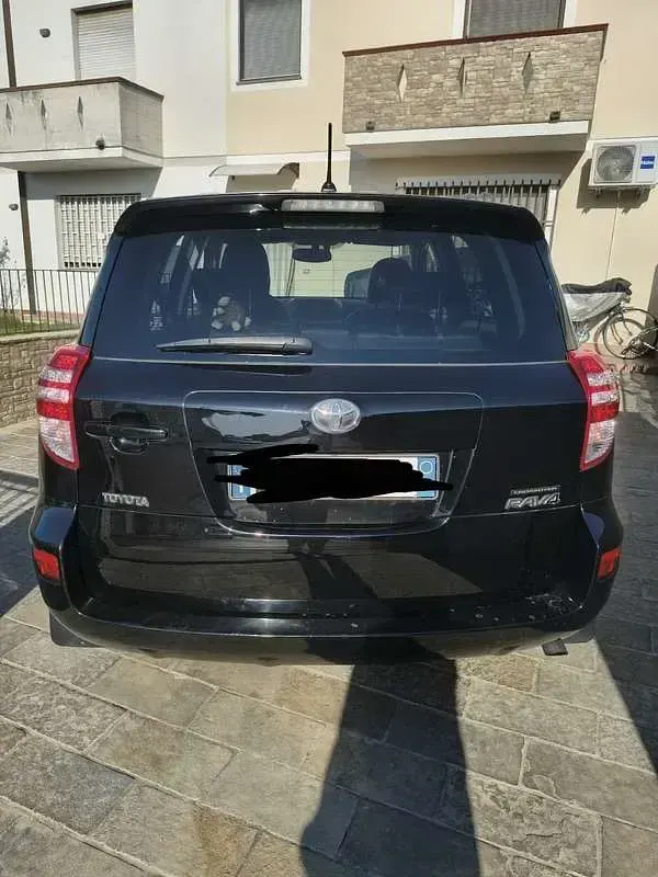 Usata Toyota RAV4 150 CV (110 kW) 2011 SUV