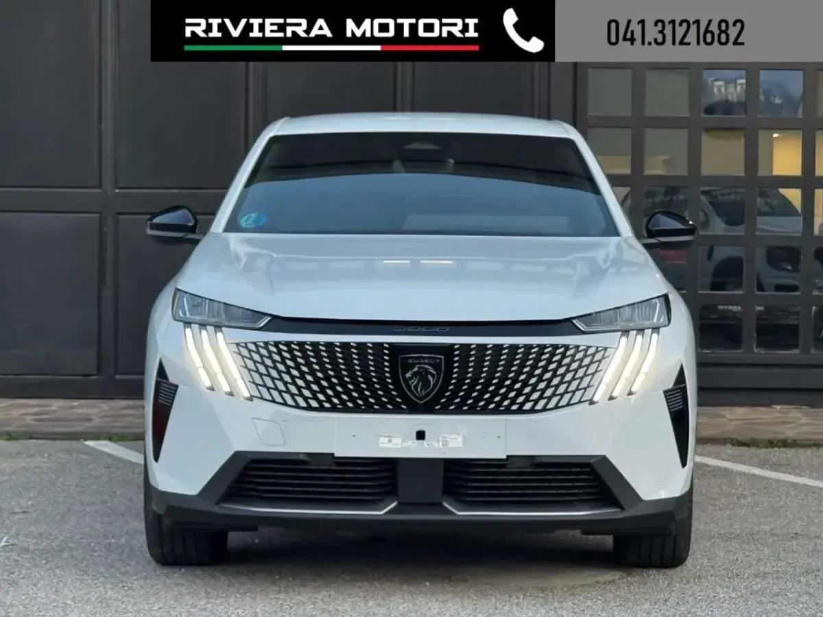 Usata Peugeot 3008 Allure 145 CV (106 kW) 2025 Bianco SUV