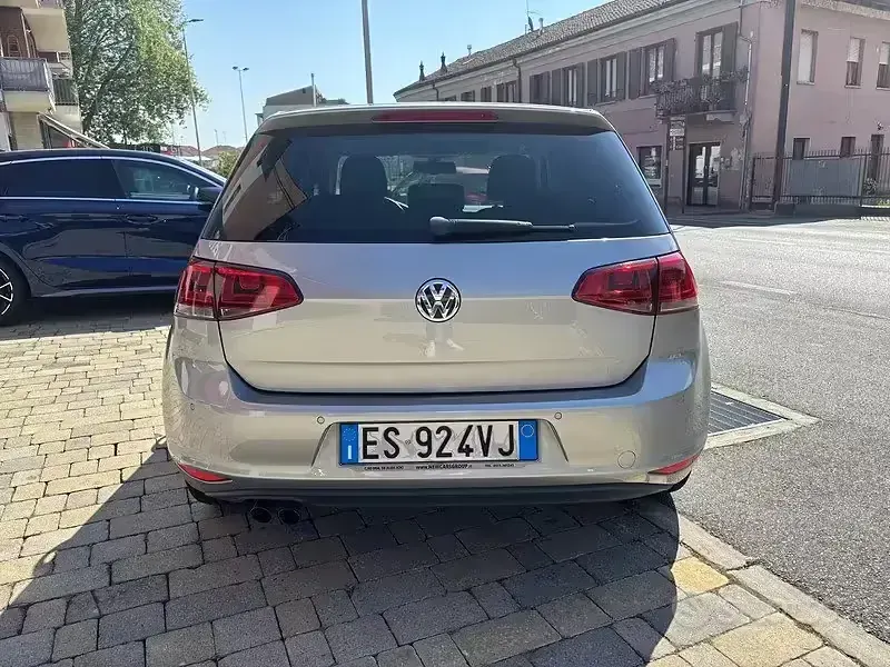 Begagnad VW Golf VII Highline 150 HK (110 kW) 2013 Grå Sedan