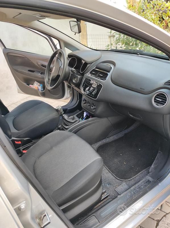 Usata Fiat Punto Evo 77 CV (56 kW) 2015 Grigio Utilitaria