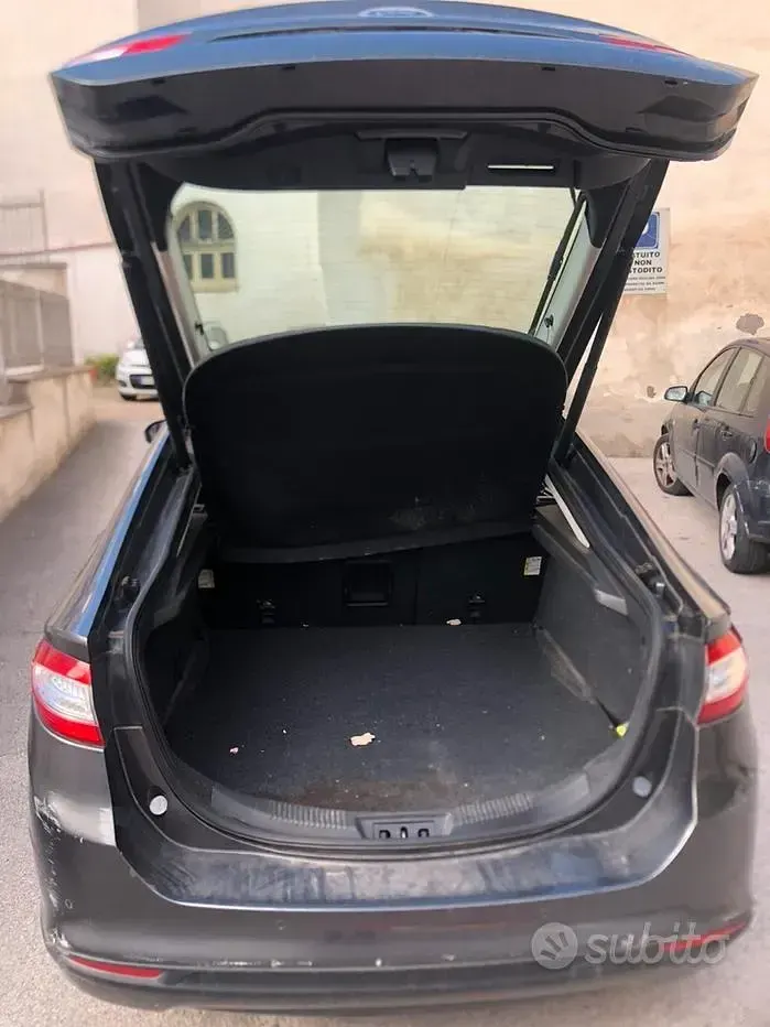 Usata Ford Mondeo 150 CV (110 kW) 2015 Grigio Berlina