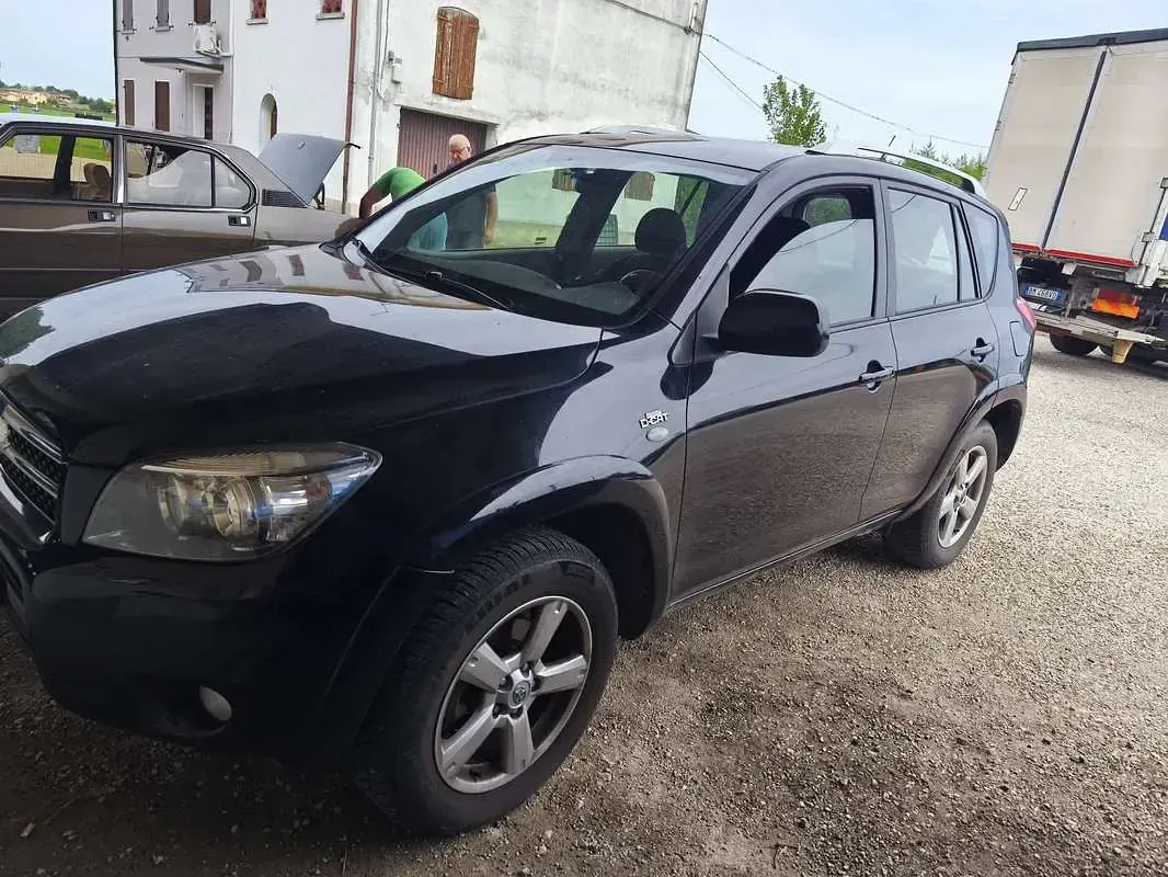 Usata Toyota RAV4 Plus 177 CV (130 kW) 2007 SUV