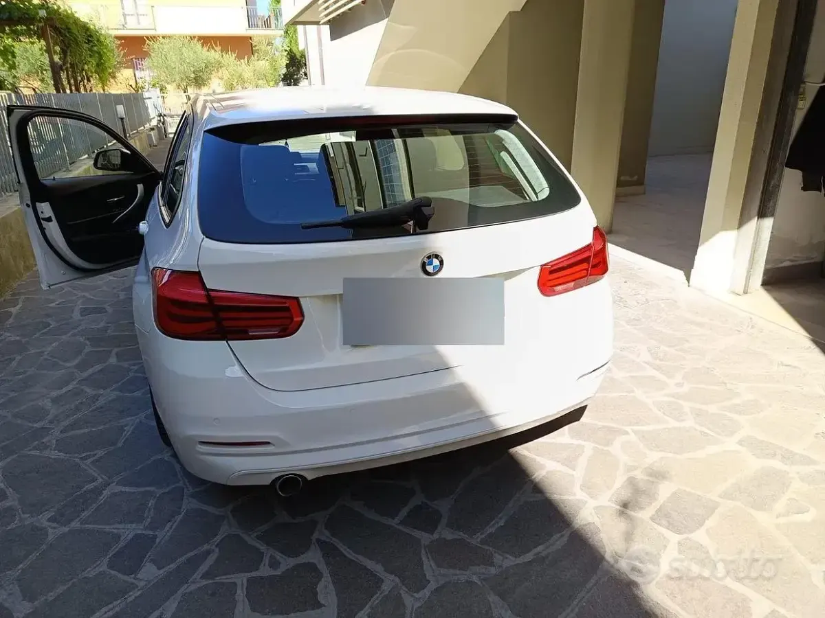 Usata BMW 316 Sport Line 116 CV (85 kW) 2015 Bianco Station wagon