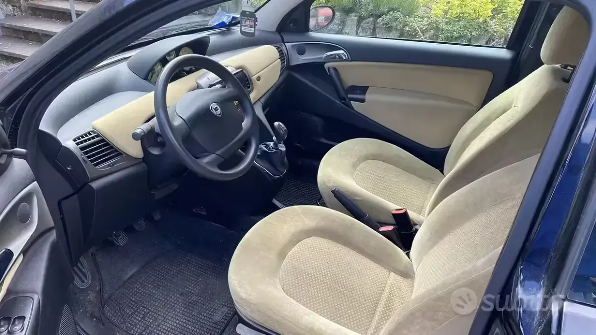 Usata Lancia Ypsilon 60 CV (44 kW) 2006 Nero Utilitaria