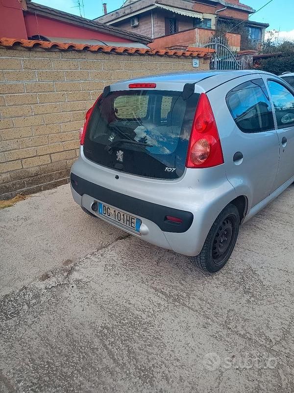 Usata Peugeot 107 68 CV (50 kW) 2007 Grigio Utilitaria