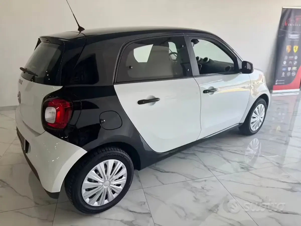 Usata Smart ForFour Passion 71 CV (52 kW) 2019 Bianco Utilitaria