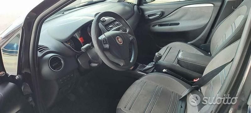 Usata Fiat Punto 77 CV (56 kW) 2011 Nero Utilitaria