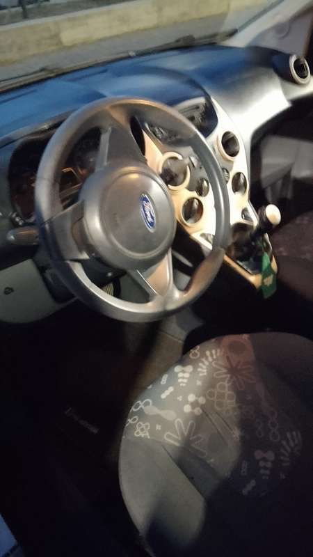 Usata 2011 Ford Ka Collection Due volumi | 3600 € (Buon prezzo) - Immagine 1/4