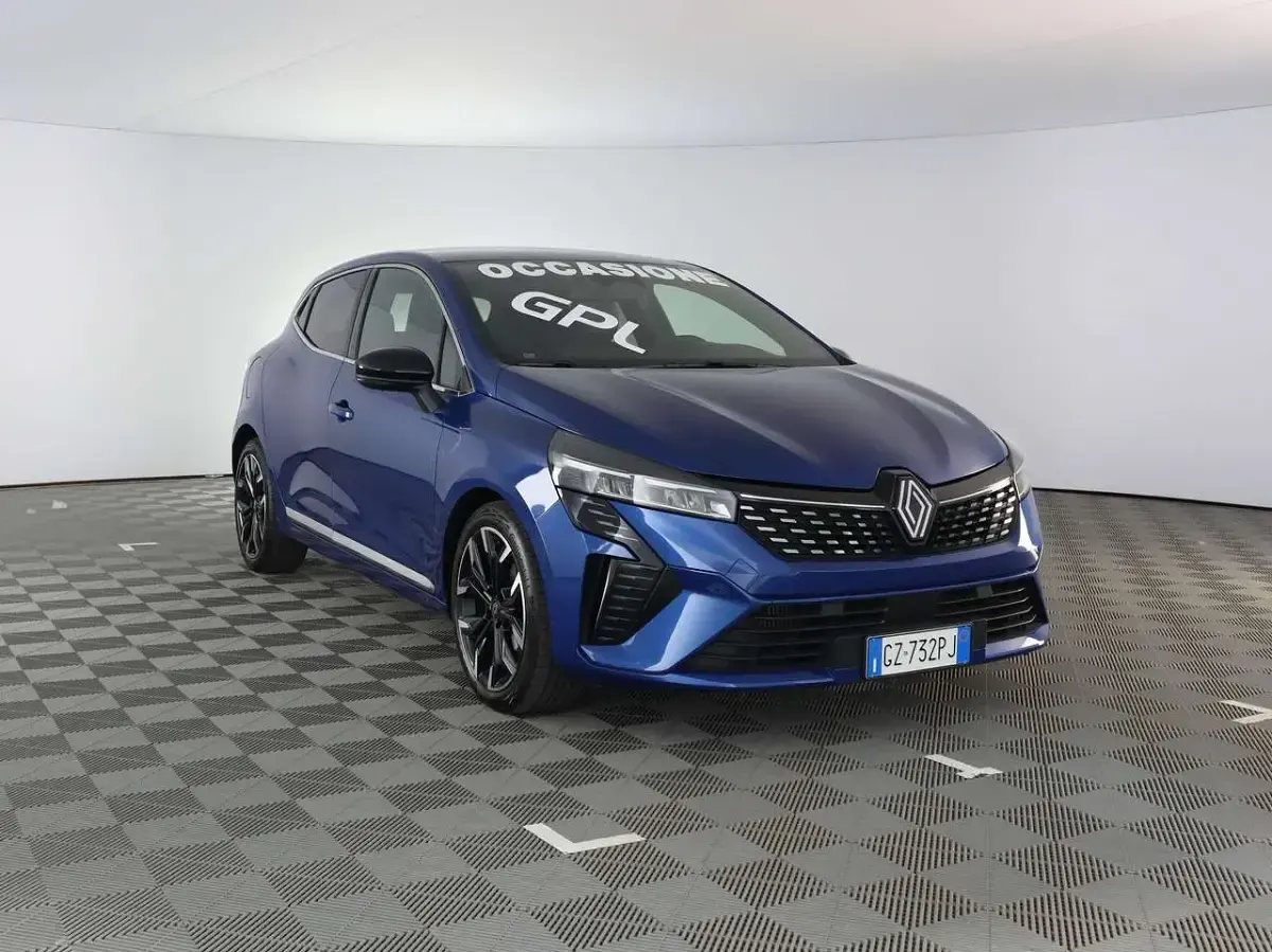 Usata Renault Clio V Techno 101 CV (74 kW) 2025 Blu iron Berlina