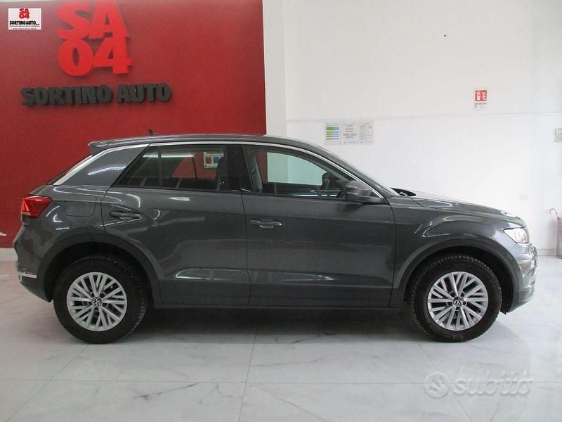Usata VW T-Roc Business 110 CV (80 kW) 2021 Grigio SUV
