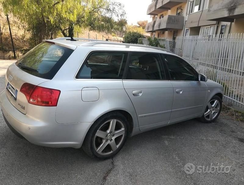 Usado Audi A4 150 CV (110 kW) 2006 Gris Familiar