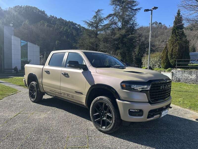 Nero Nuova 2025 Dodge Ram Pick-up | 73.880 € (Buon prezzo) - Immagine 1/4