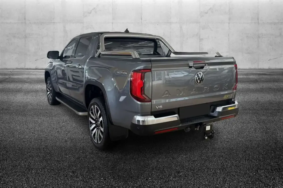 Usata VW Amarok Aventura 241 CV (177 kW) 2024 Grigio Pick-up
