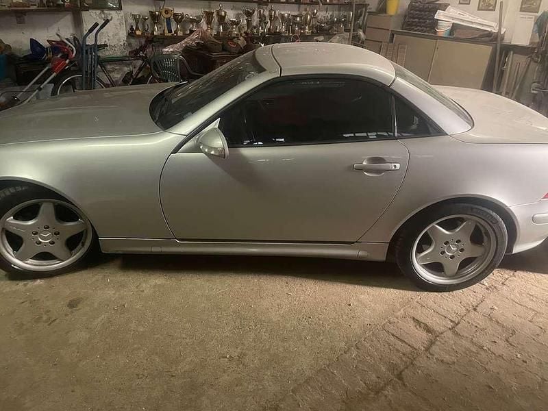 Argento Usata 2000 Mercedes SLK200 Cabrio | 9000 € (Cara) - Immagine 1/4