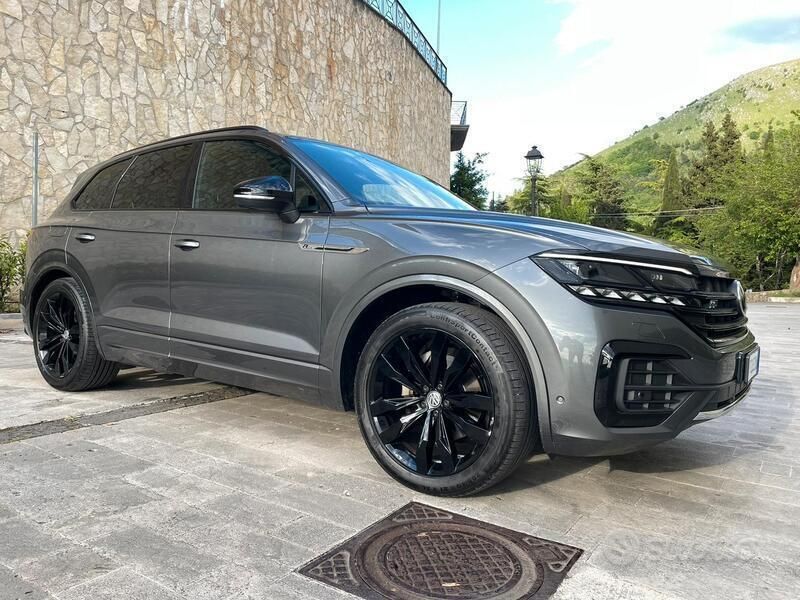 Usata 2018 VW Touareg Advance SUV | 40.500 € - Immagine 1/4