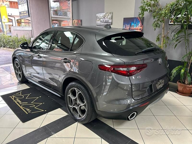 Usata Alfa Romeo Stelvio Business 150 CV (110 kW) 2018 Grigio SUV