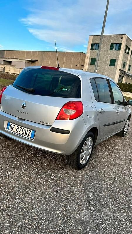Usata Renault Clio III 2007 Grigio Utilitaria