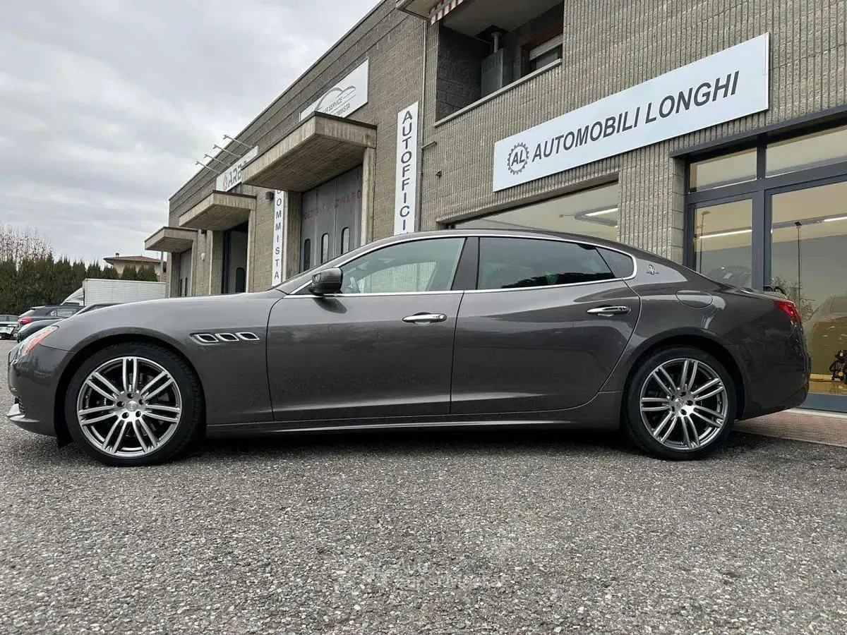 Begagnad Maserati Quattroporte GranLusso 409 HK (300 kW) 2016 Grå Sedan