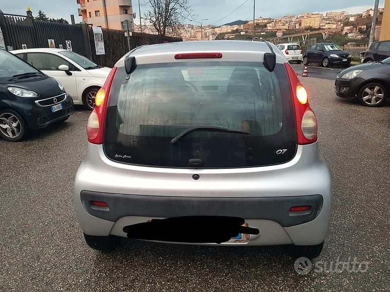 Usata Peugeot 107 68 CV (50 kW) 2006 Grigio Utilitaria