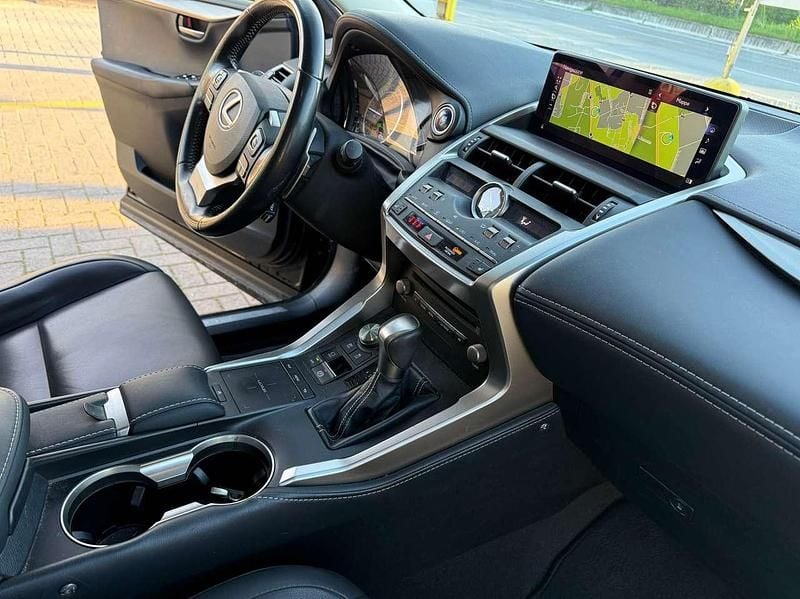 Usata Lexus NX300h 155 CV (114 kW) 2018 Nero SUV