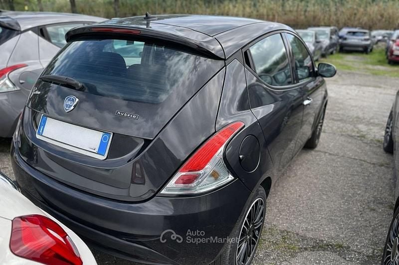 Usata Lancia Ypsilon Silver 70 CV (51 kW) 2023 Grigio Utilitaria