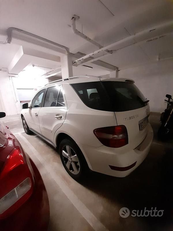 Usata Mercedes ML300 204 CV (150 kW) 2010 Bianco SUV