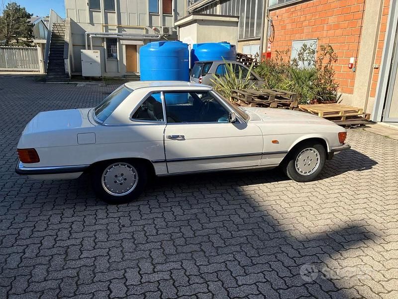 Usata Mercedes SL280 185 CV (136 kW) 1983 Bianco Cabrio