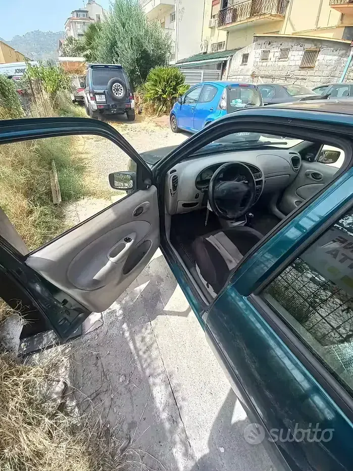 Usata Ford Fiesta 75 CV (55 kW) 1998 Verde Utilitaria