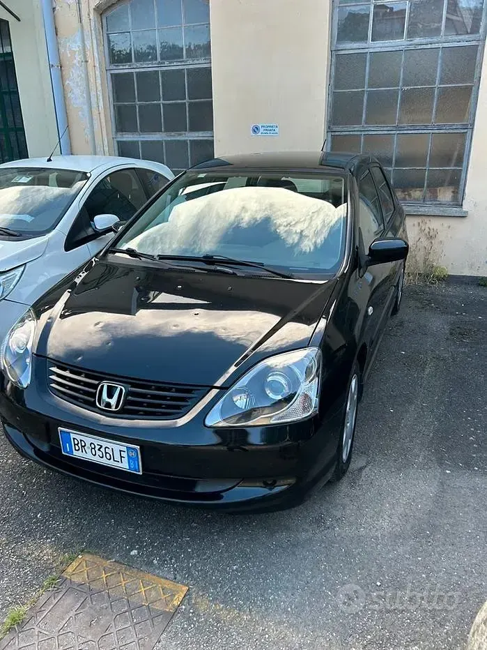 Usata Honda Civic 100 CV (73 kW) 2004 Nero Berlina