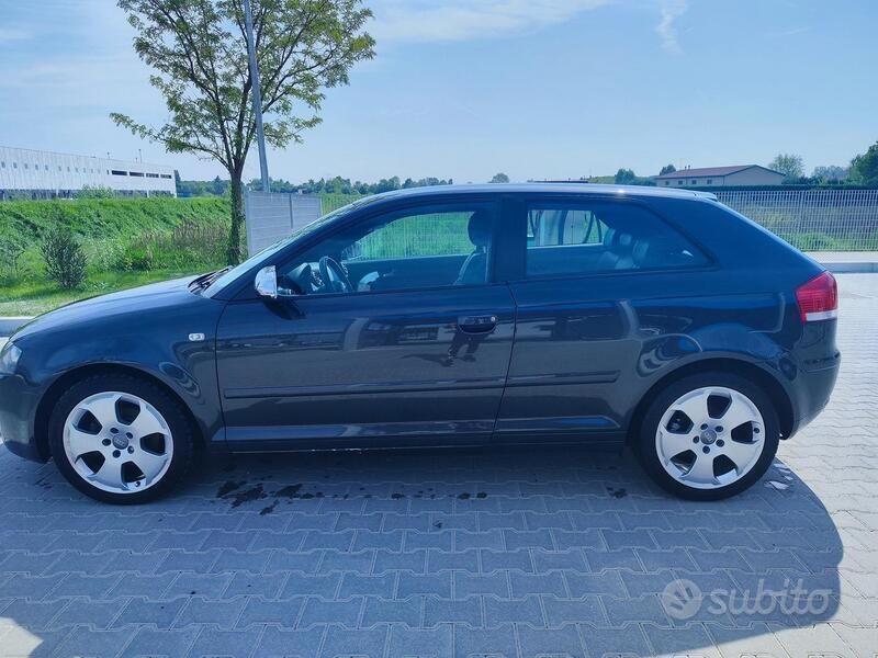 Usata Audi A3 102 CV (75 kW) 2006 Grigio Berlina