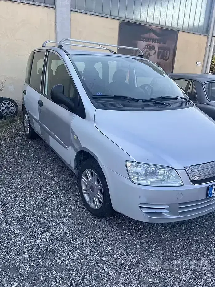 Usata Fiat Multipla 103 CV (75 kW) 2009 Grigio Monovolume