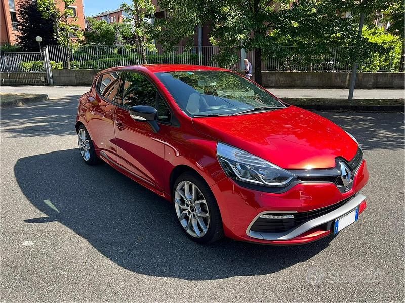 Usata 2016 Renault Clio IV R.S. Tre volumi | 16.000 € (Cara) - Immagine 1/4