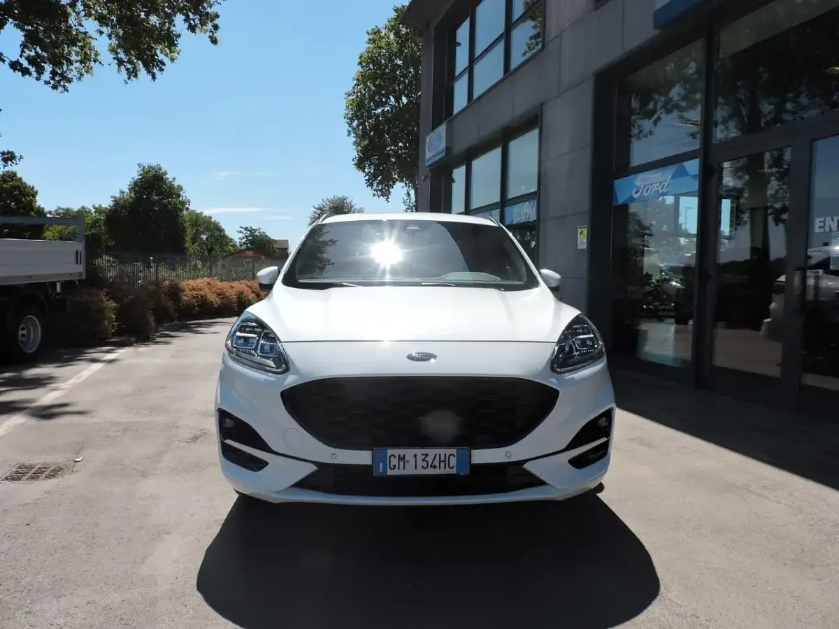 Usata Ford Kuga ST-Line X 152 CV (111 kW) 2023 Bianco SUV