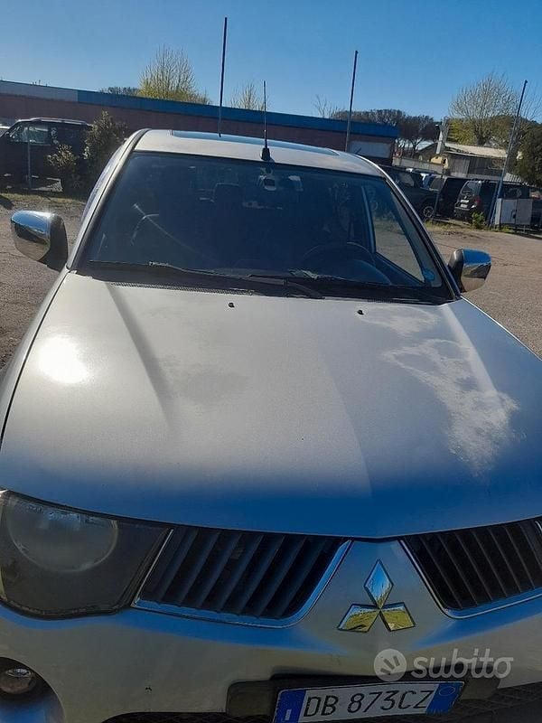 Usata Mitsubishi L200 136 CV (100 kW) 2006 Grigio Pick-up