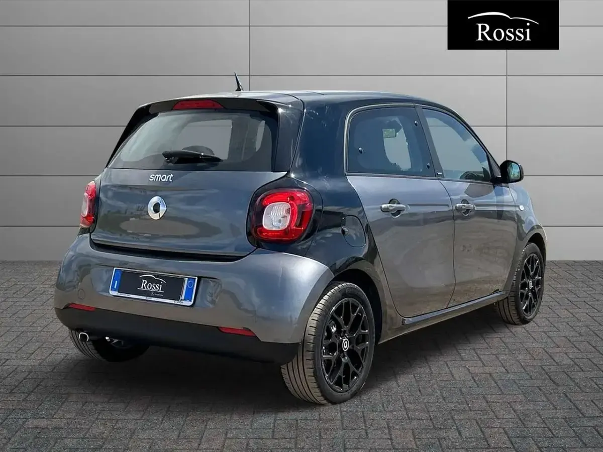 Usata Smart ForFour Passion 71 CV (52 kW) 2019 Grigio medio metallizzato Utilitaria
