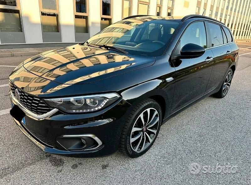 Usata Fiat Tipo 120 CV (88 kW) 2020 Nero Station wagon