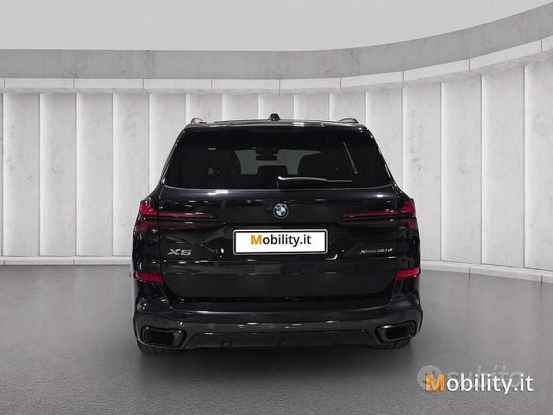 Begagnad BMW X5 M Sport 298 HK (219 kW) 2024 Svart SUV