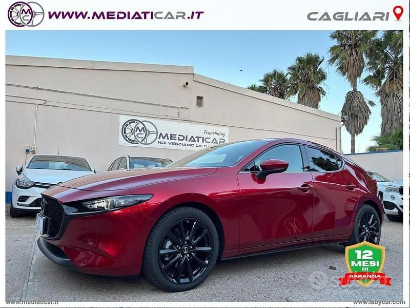 Rosso Nuova 2025 Mazda 3 Tre volumi | 33.400 € (Molto cara) - Immagine 1/4