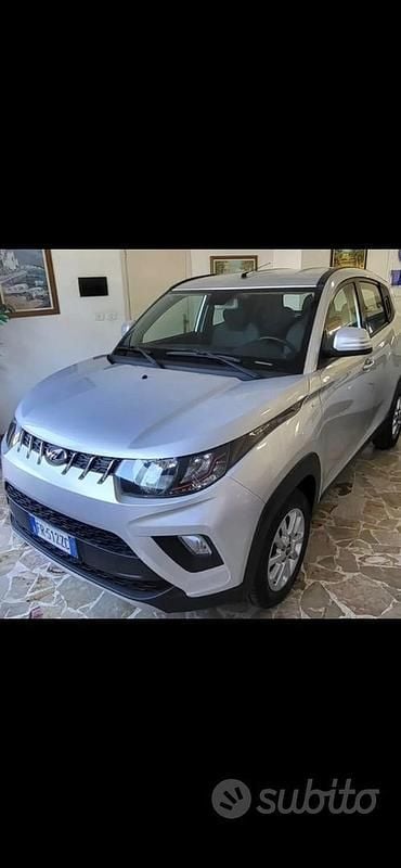 Usata Mahindra KUV100 87 CV (63 kW) 2018 Grigio SUV