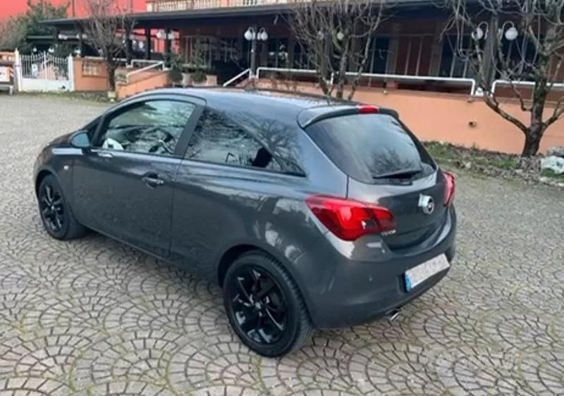 Usata Opel Corsa 90 CV (66 kW) 2016 Grigio Utilitaria