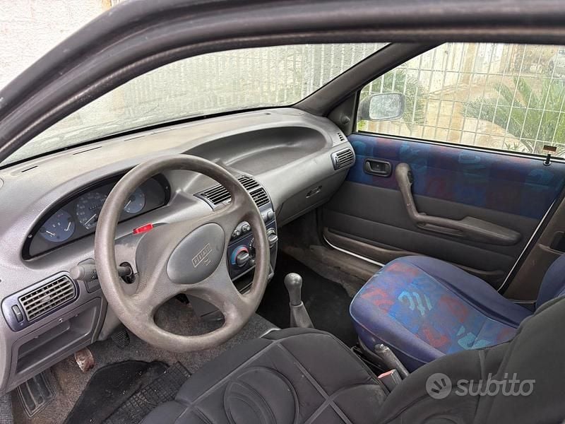 Usata Fiat Punto 60 CV (44 kW) 1999 Bianco Utilitaria