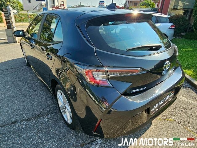 Usata Toyota Corolla Active 140 CV (102 kW) 2019 Nero metallizzato Berlina