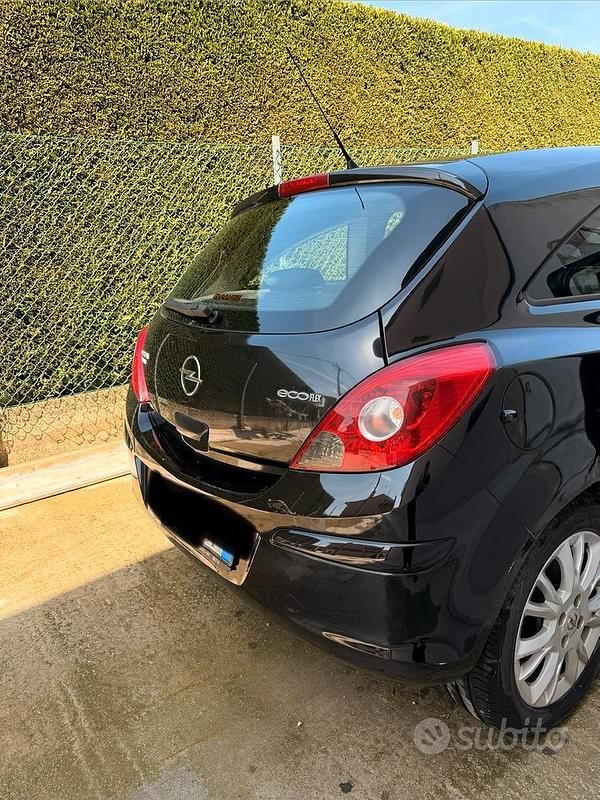 Usata Opel Corsa 69 CV (50 kW) 2009 Nero Utilitaria