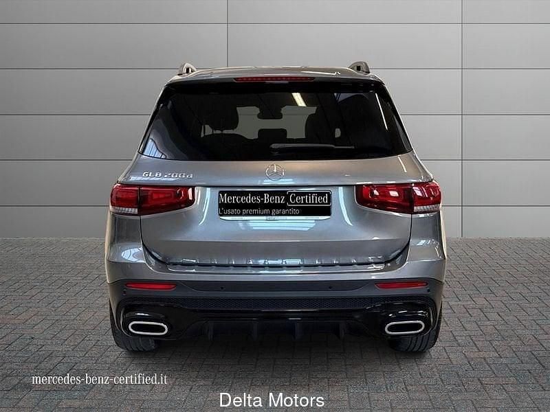 Usata Mercedes GLB200 Premium 150 CV (110 kW) 2023 Grigio montagna SUV